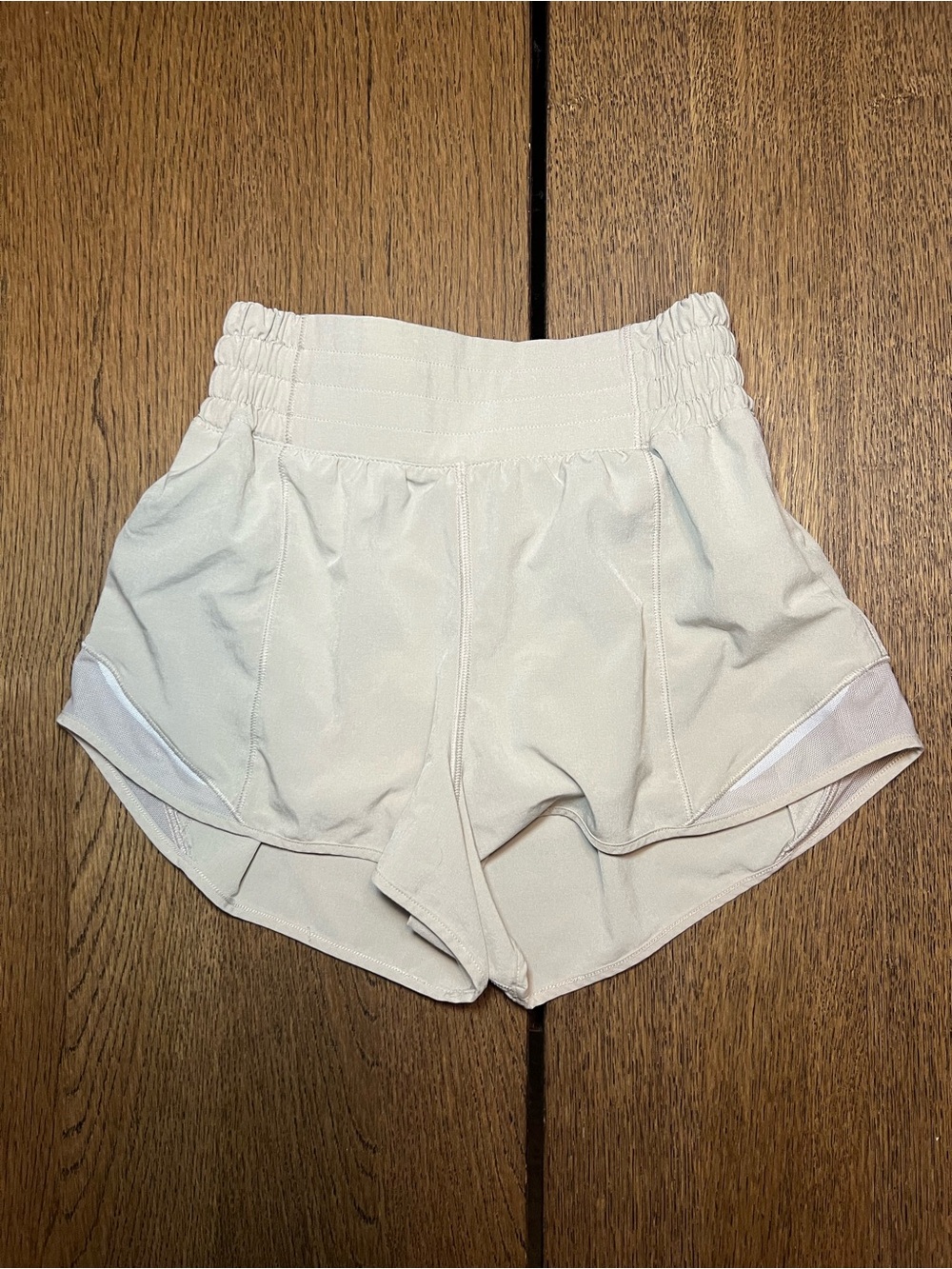 Lululemon Hotty Hot High-Rise Lined Short Size 2